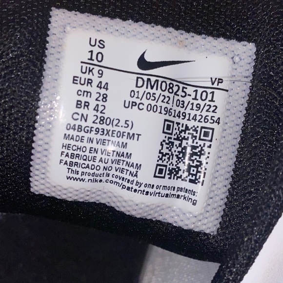 Nike Men's Giannis Immortality 2 White Black Basketball Shoes Sneakers Trainers - Picture 14 of 15